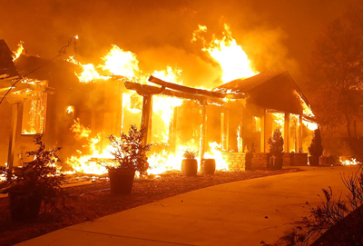 casa incendio fuego forestal mansion