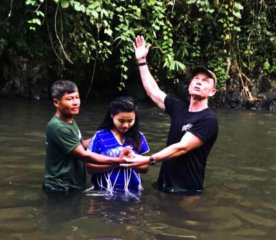 misionero Burma bautismo