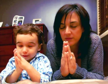 madre ensena a orar